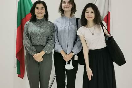 Посещение на победителката от 26-тия конкурс по ораторско майсторство на японски език в посолството в Токио